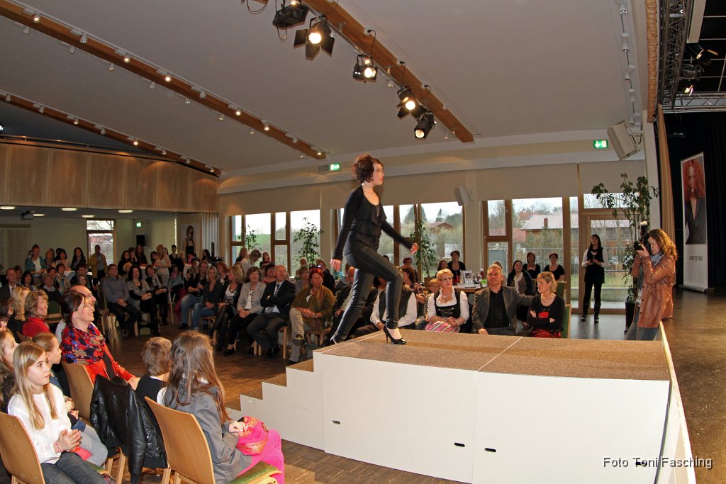 2012-03-24_060_Haarstudio-Wieser_Modenschau_TF.JPG