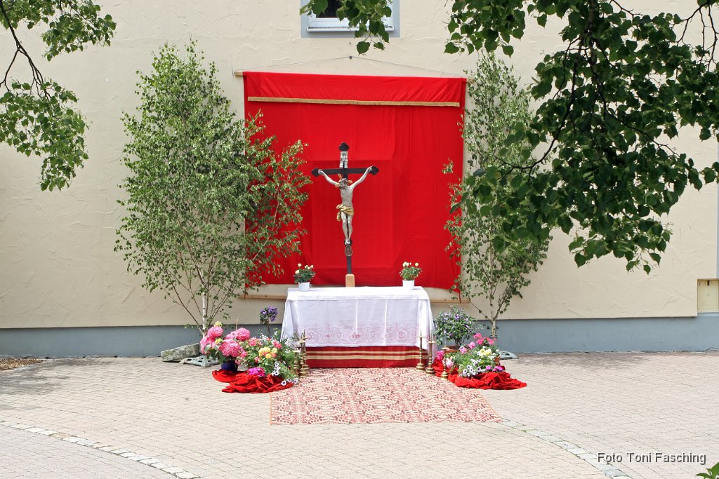 2012-06-07_12_Kirche_TF.JPG
