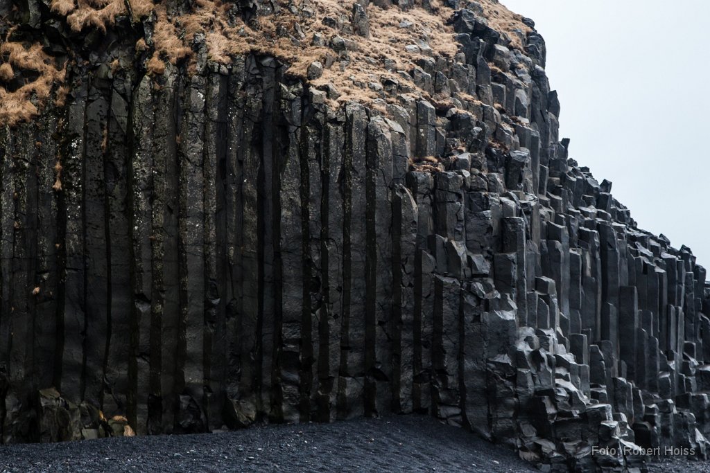 2013-02-31_28_Reynisfjara_Basaltsäulen_1961_RH.jpg