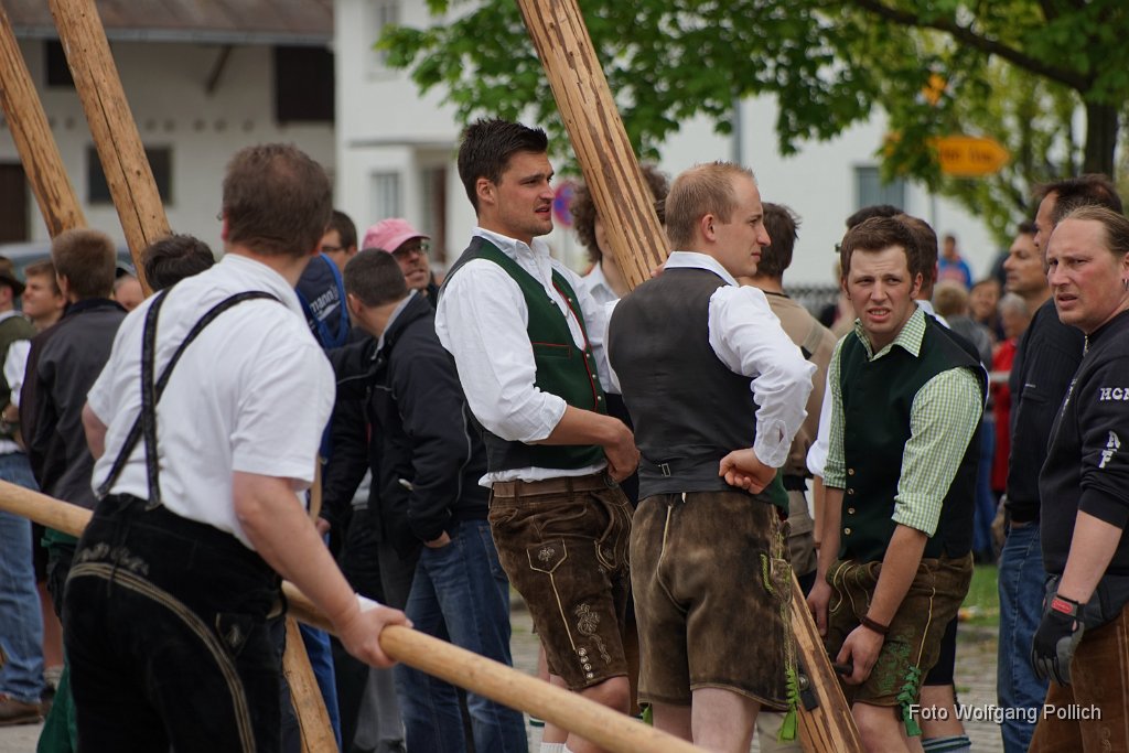 2014-05-01_004_Maibaum_Aufstellen_WP.JPG
