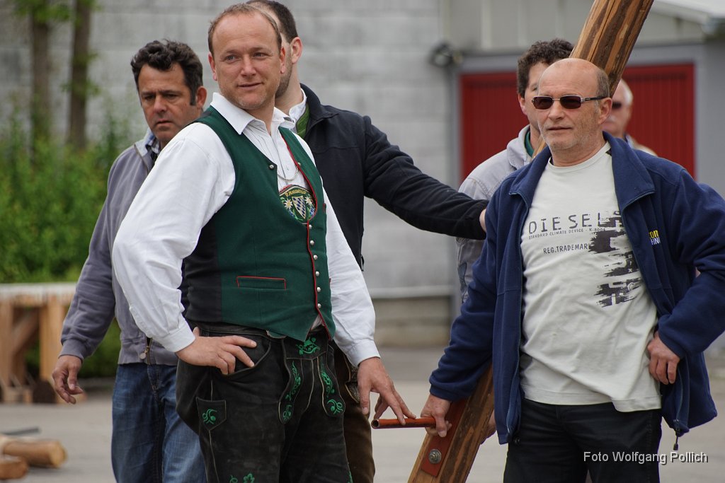 2014-05-01_006_Maibaum_Aufstellen_WP.JPG