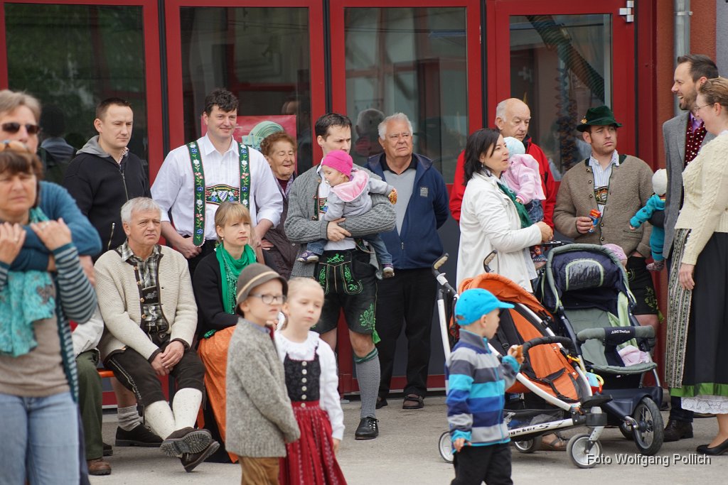 2014-05-01_008_Maibaum_Aufstellen_WP.JPG