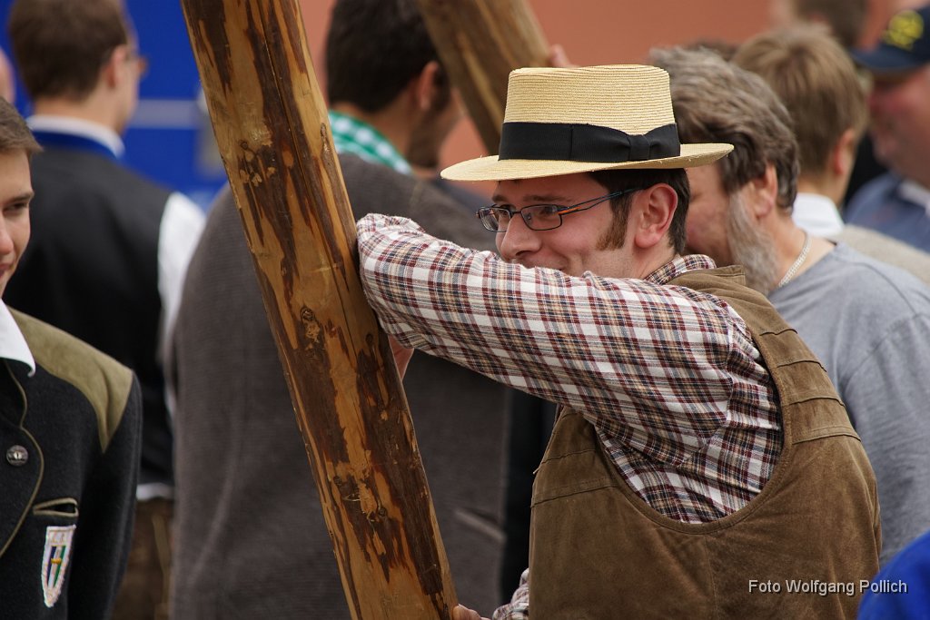2014-05-01_020_Maibaum_Aufstellen_WP.JPG