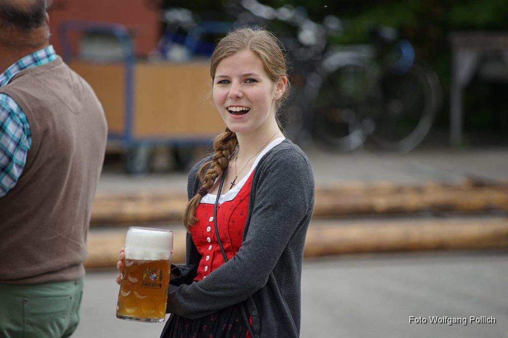 2014-05-01_026_Maibaum_Aufstellen_WP.JPG