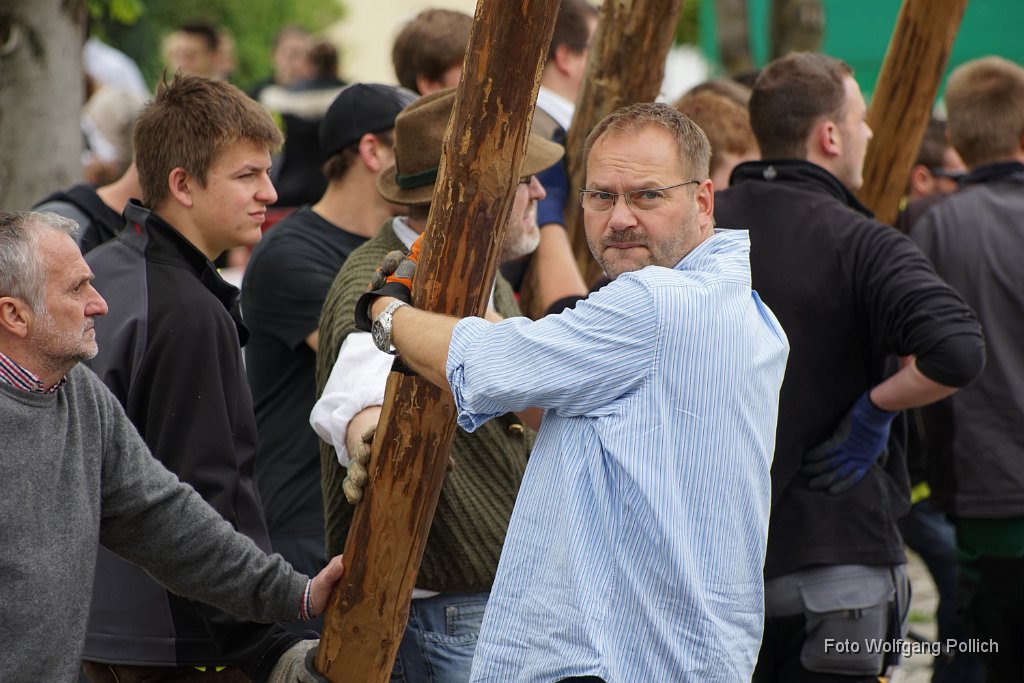 2014-05-01_027_Maibaum_Aufstellen_WP.JPG