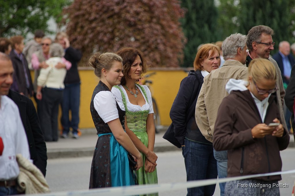 2014-05-01_040_Maibaum_Aufstellen_WP.JPG