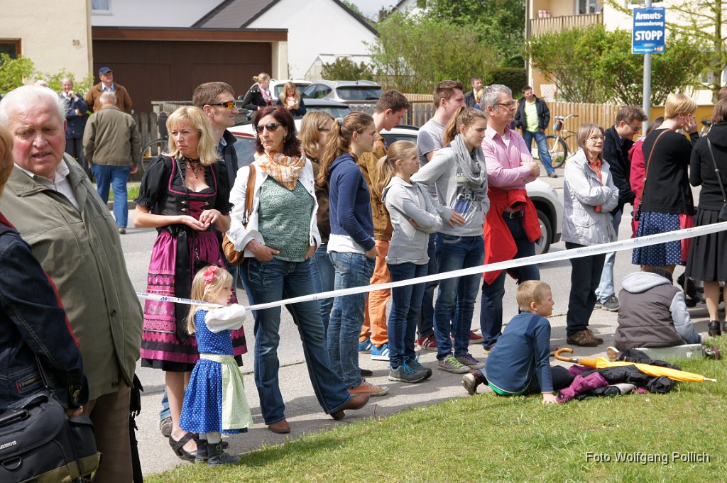 2014-05-01_048_Maibaum_Aufstellen_WP.JPG