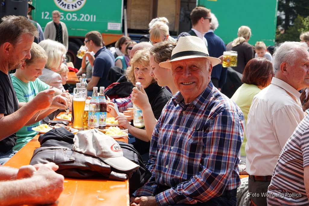 2014-05-01_077_Maibaum_Aufstellen_WP.JPG