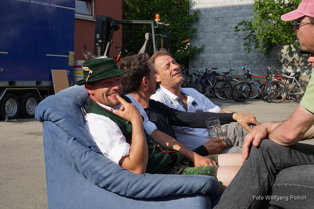 2014-05-01_084_Maibaum_Aufstellen_WP.JPG