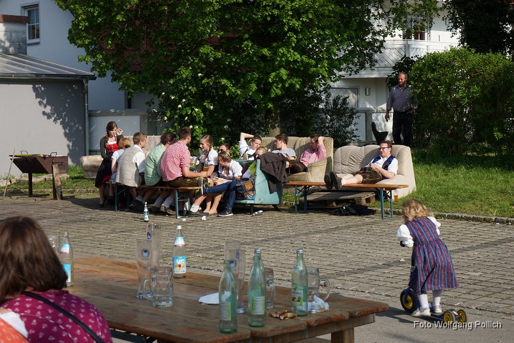 2014-05-01_085_Maibaum_Aufstellen_WP.JPG