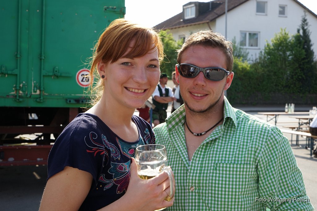 2014-05-01_086_Maibaum_Aufstellen_WP.JPG