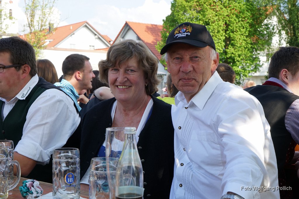 2014-05-01_088_Maibaum_Aufstellen_WP.JPG