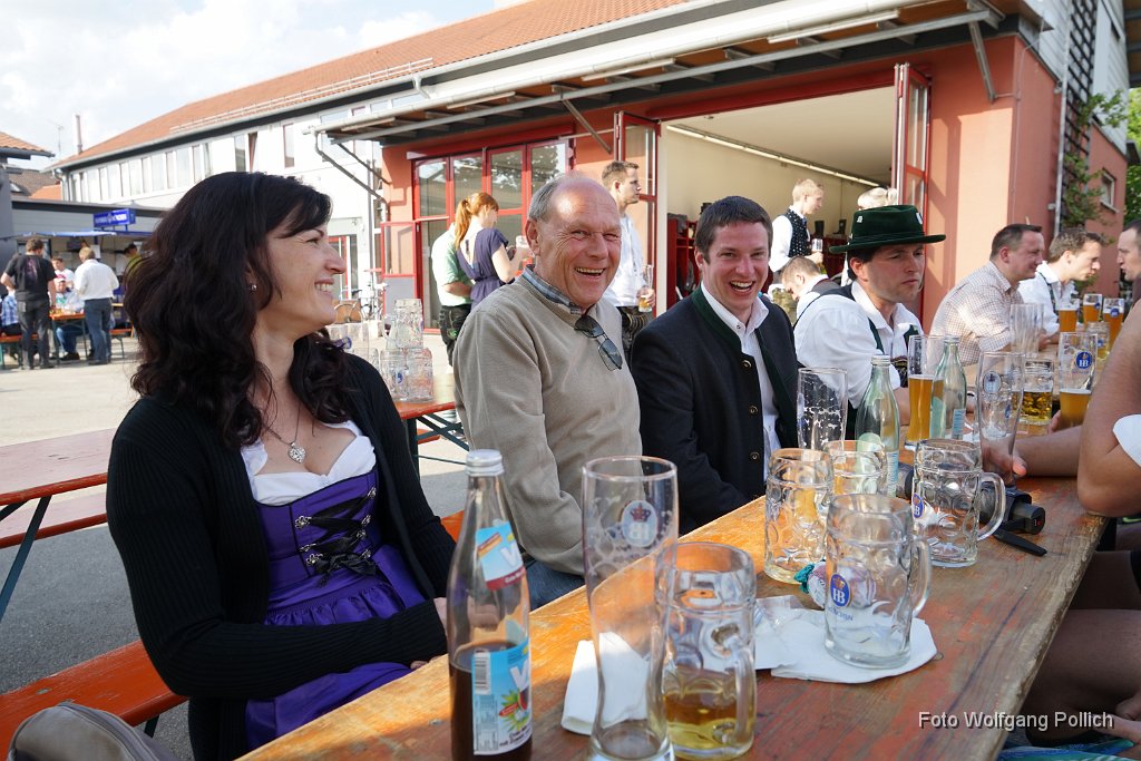2014-05-01_091_Maibaum_Aufstellen_WP.JPG