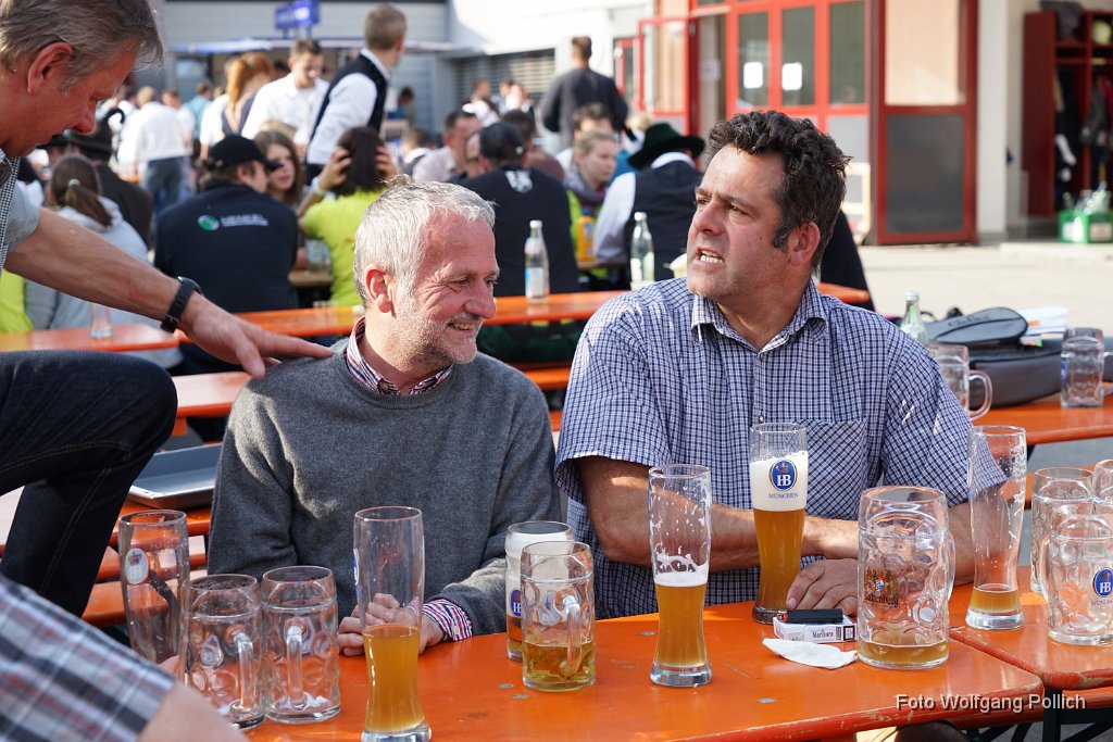 2014-05-01_094_Maibaum_Aufstellen_WP.JPG