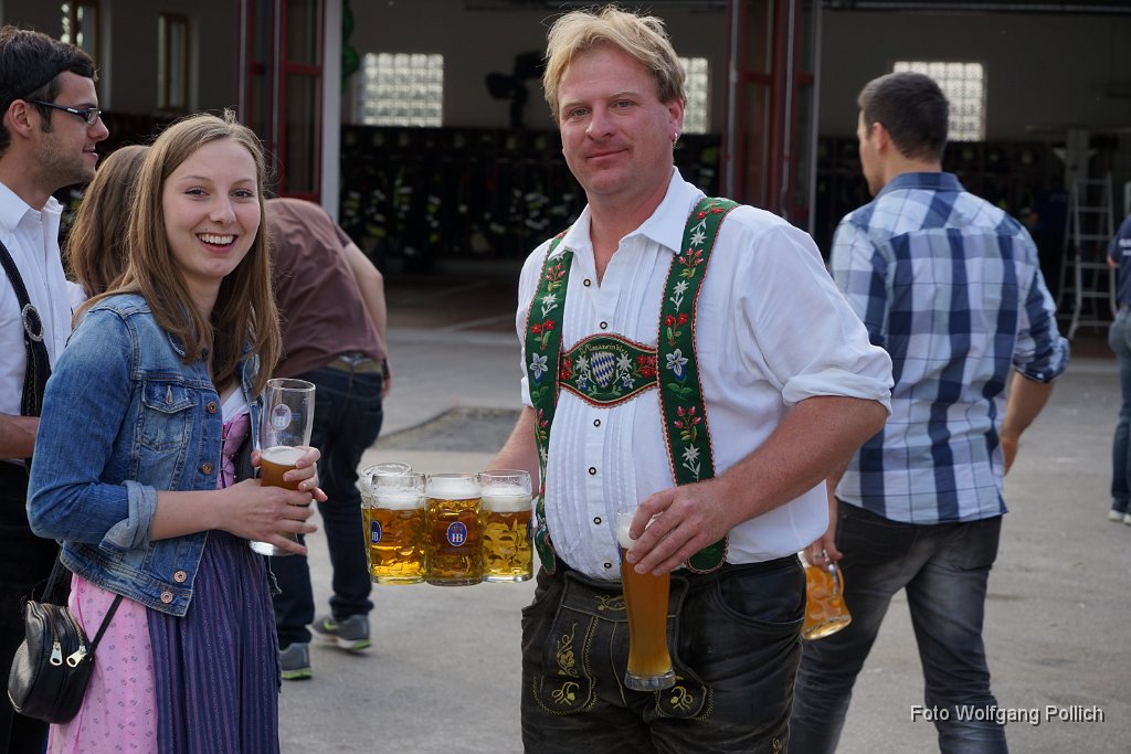 2014-05-01_101_Maibaum_Aufstellen_WP.JPG