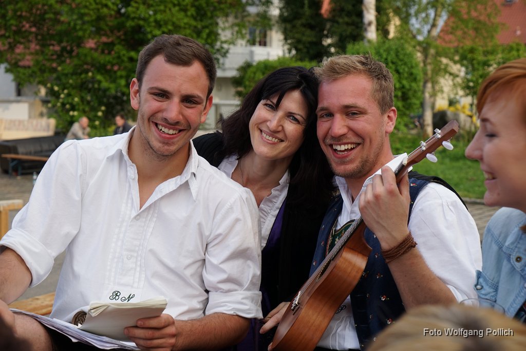 2014-05-01_103_Maibaum_Aufstellen_WP.JPG