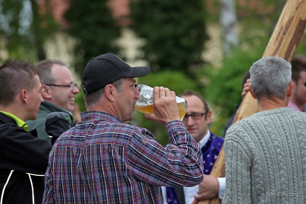 2014-05-01_030_Maibaum_aufstellen_TF.JPG