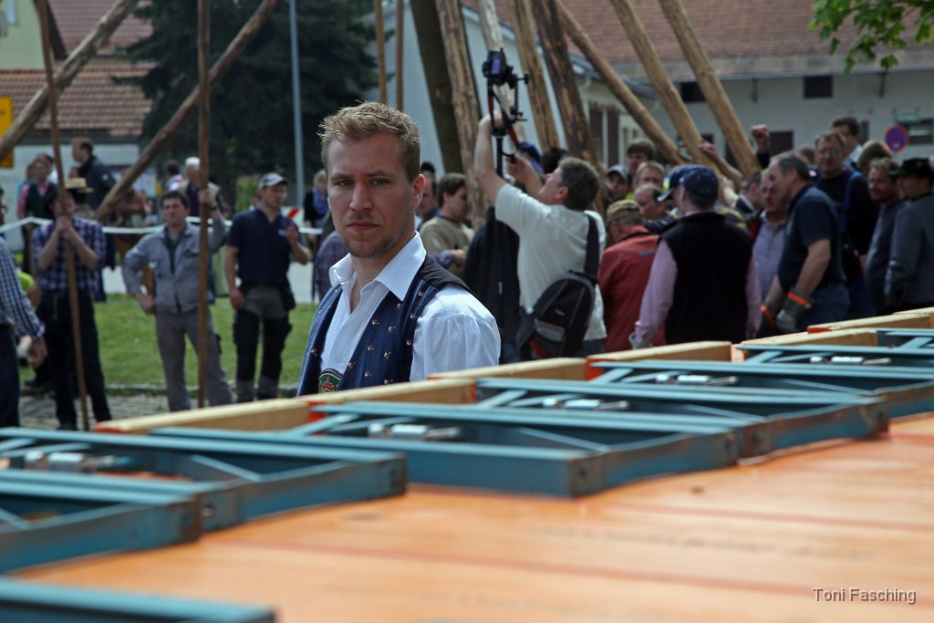 2014-05-01_058_Maibaum_aufstellen_TF.JPG