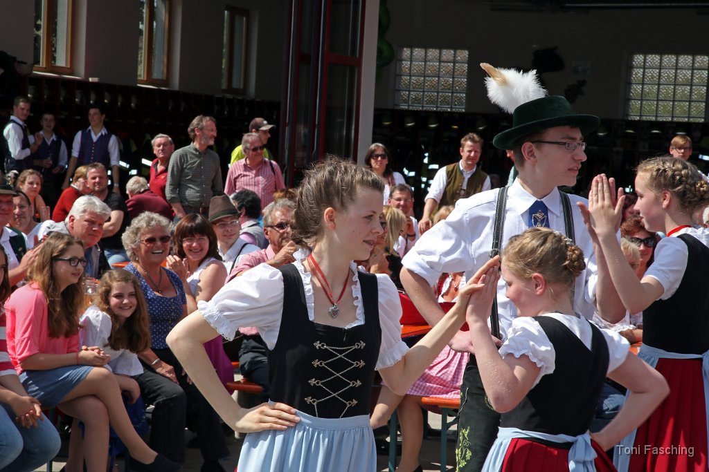 2014-05-01_111_Maibaum_aufstellen_TF.JPG