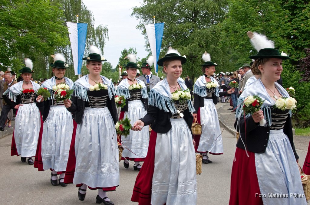 2014-06-01_008_Fahnenweihe_Kirchenzug_MP.jpg