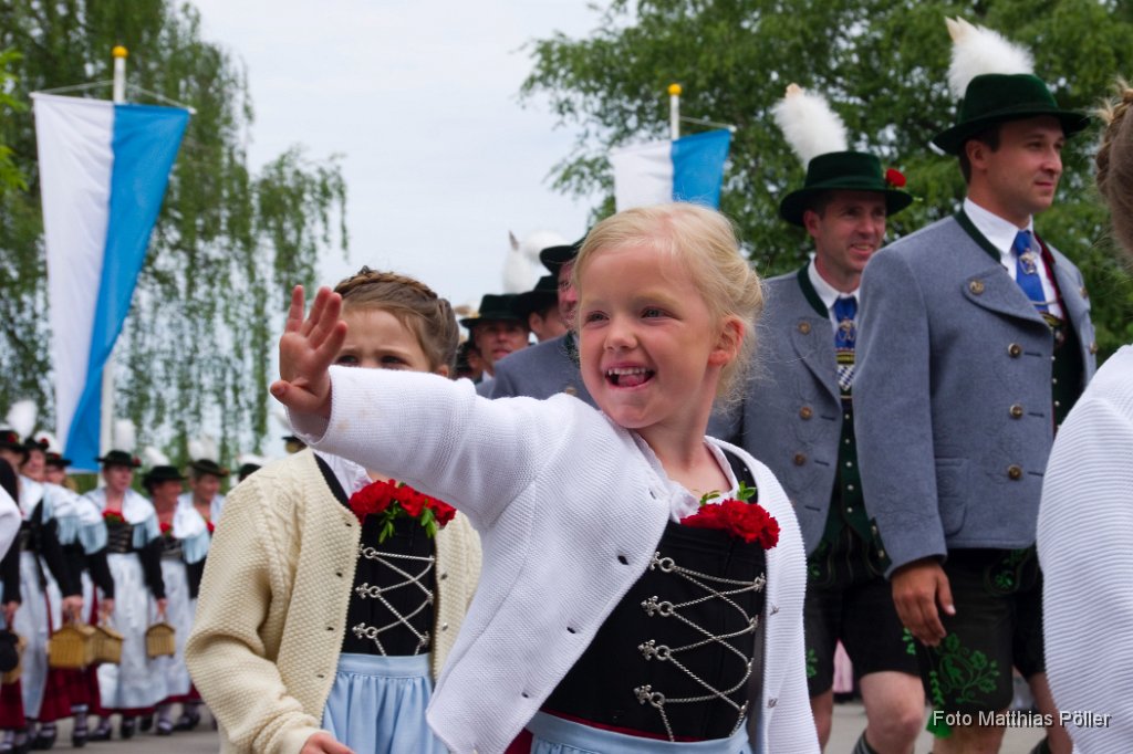 2014-06-01_009_Fahnenweihe_Kirchenzug_MP.jpg