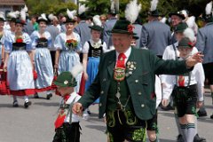 2014-06-01_006_Moasawinkler_Fahnenweihe_Festumzug_WP