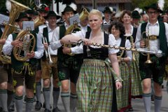 2014-06-01_009_Moasawinkler_Fahnenweihe_Festumzug_WP