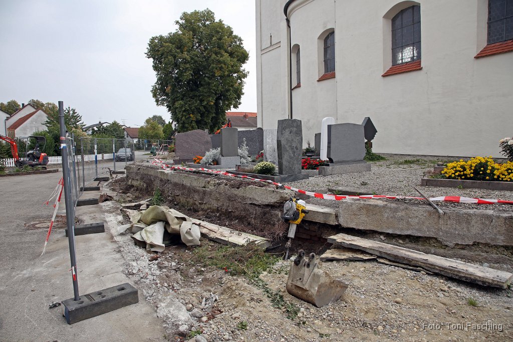 2014-09-10_01_Nikolauskirche_Sanierung_Mauer_TF.JPG