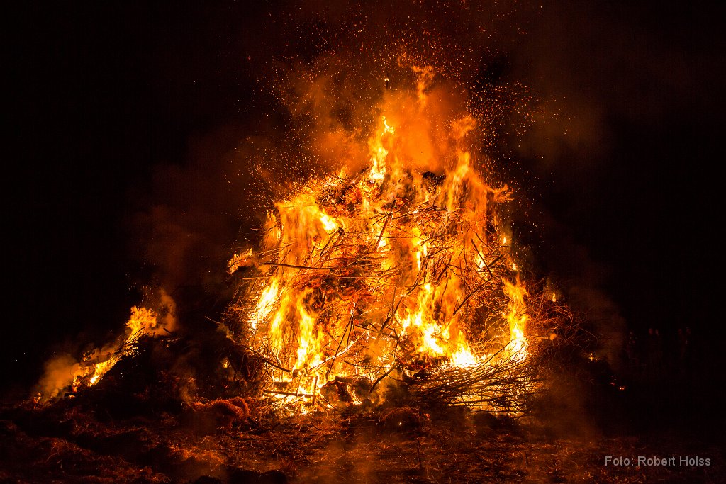 2015-04-04_30_Osterfeuer_2706_RH.jpg