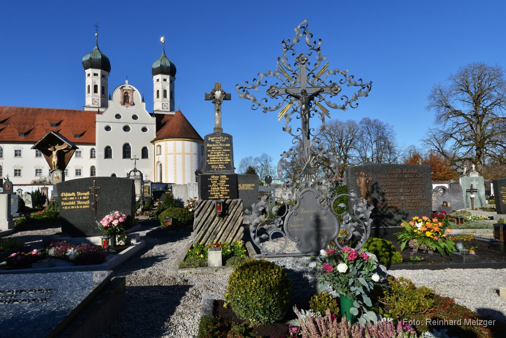 2015-11-03_23_Friedhof_Bebediktbeuern_RM.jpg