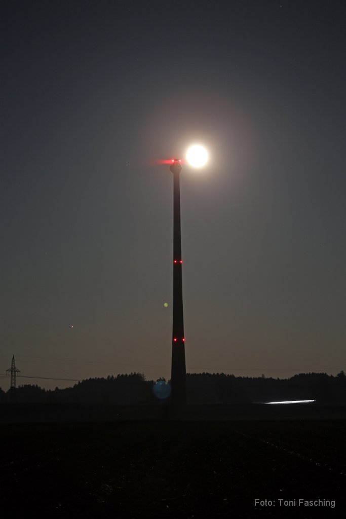 2016-10-16_04_Windrad+Mond_TF.JPG