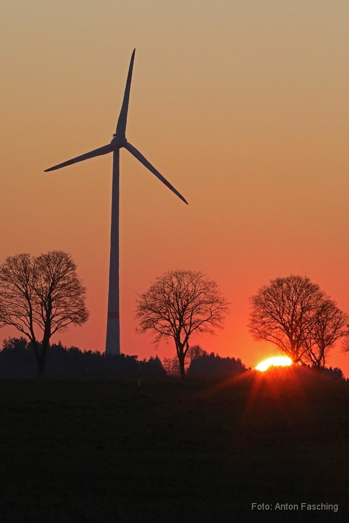 2018-03-14_02_Sonnenuntergang_Windrad_TF.JPG