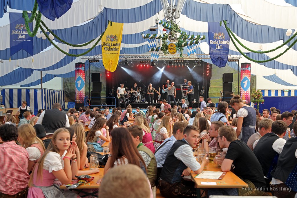 2018-06-16_02_Volksfest_Bayern-1-Band_TF.JPG
