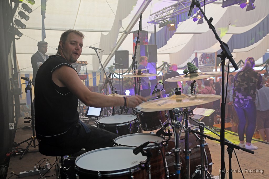 2018-06-16_16_Volksfest_Bayern-1-Band_TF.JPG
