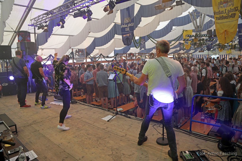 2018-06-16_17_Volksfest_Bayern-1-Band_TF.JPG