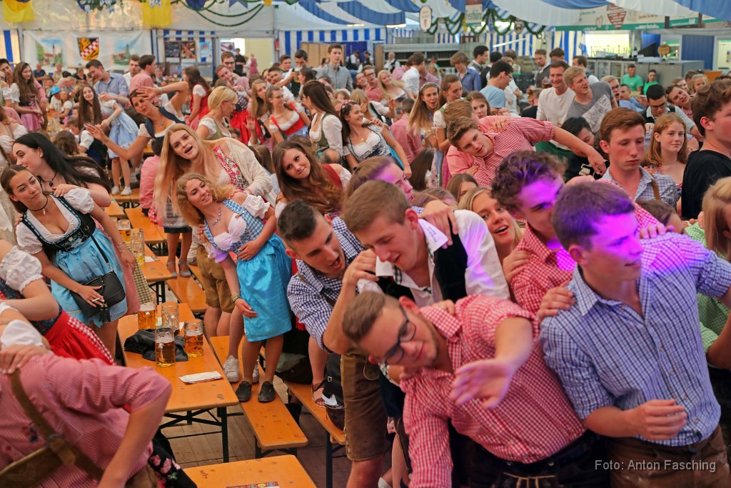 2018-06-16_24_Volksfest_Bayern-1-Band_TF.JPG