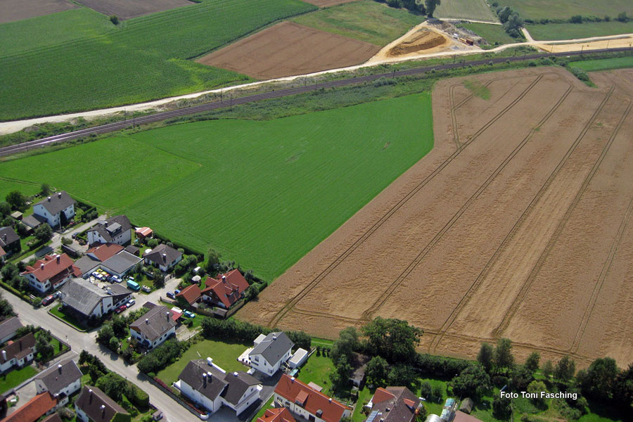 2009-08-07_017_Luftaufnahmen_Hattenhofen_Ost