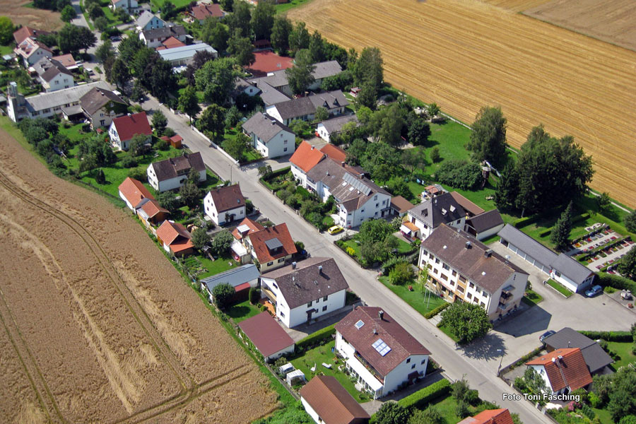 2009-08-07_027_Luftaufnahmen_Hattenhofen_West