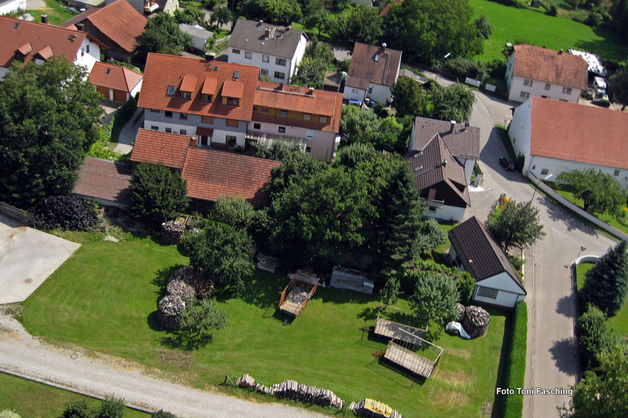 2009-08-07_032_Luftaufnahmen_Hattenhofen_West