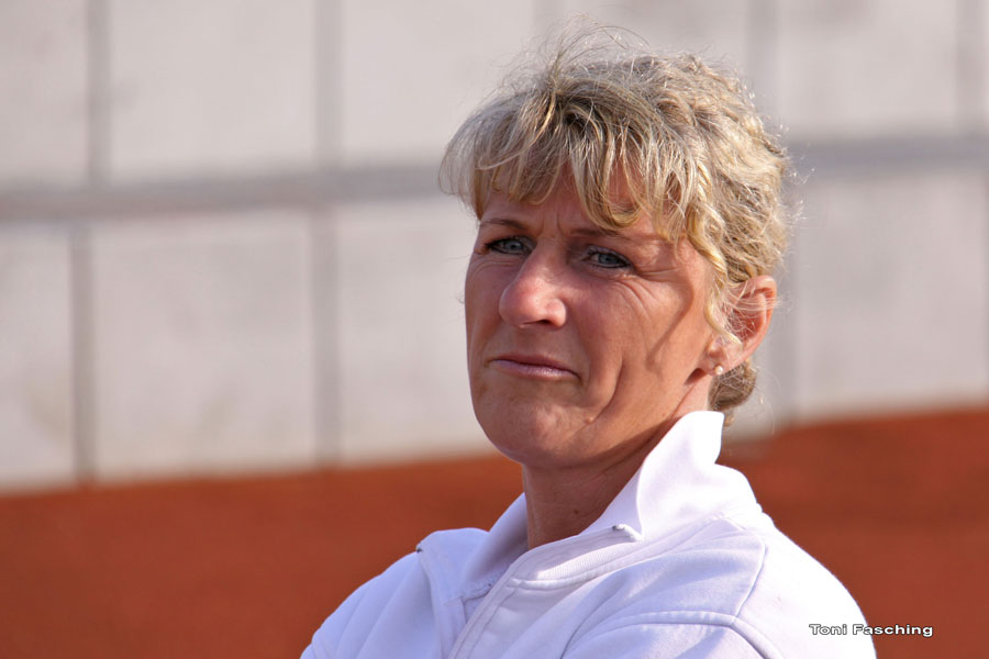 2009-04-25_15_Tennisplatz_Richtfest