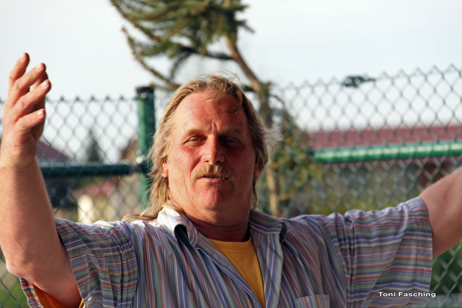 2009-04-25_27_Tennisplatz_Richtfest