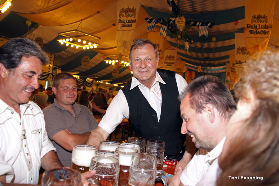 2009-05-20_026_Volksfest_Swingers