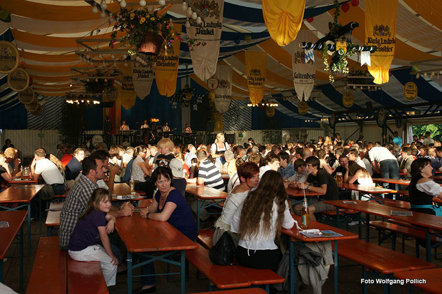 2009-05-20_029_Volksfest_Swingers