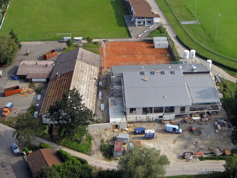 2009-08-25_04_Luftaufnahmen_Sportlerheim