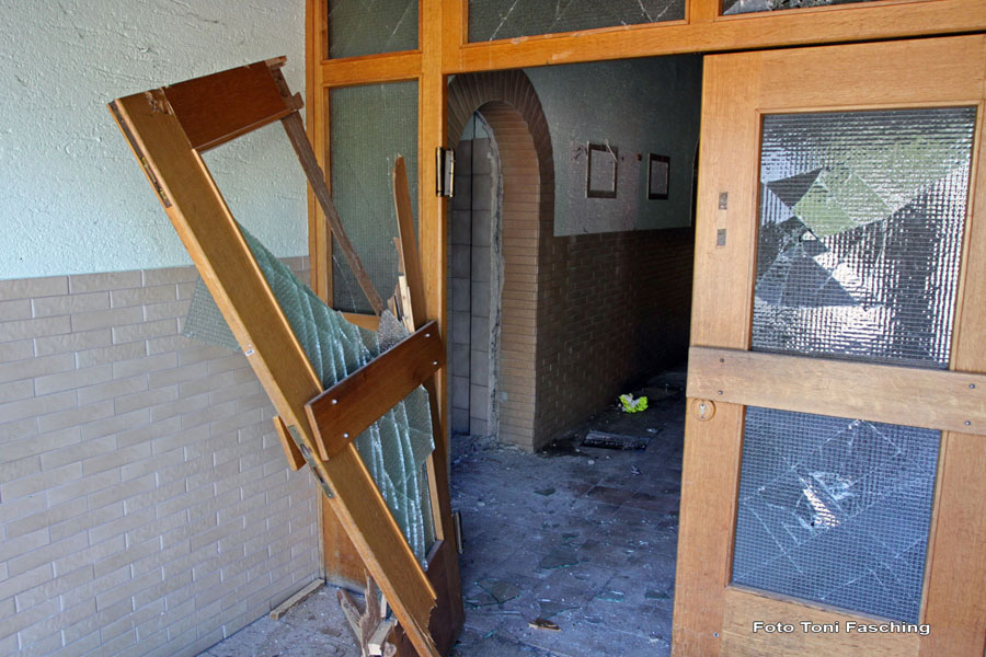 2009-09-01_036_Abriss_Jahn-Stuben