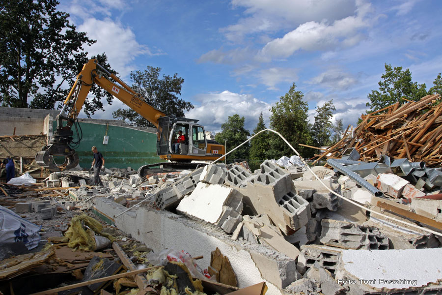 2009-09-03_038_Abriss_Jahn-Stuben