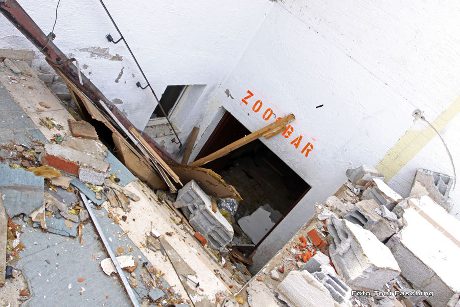 2009-09-03_041_Abriss_Jahn-Stuben