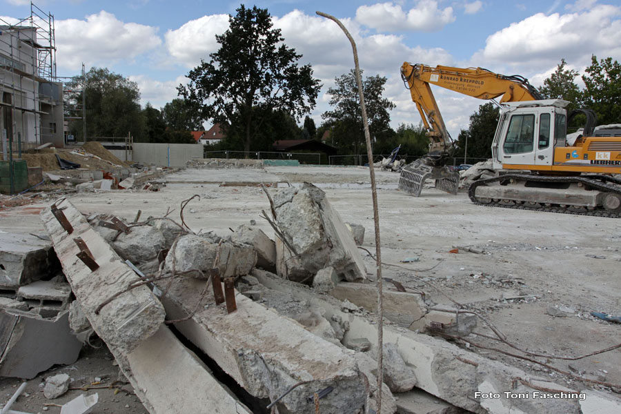 2009-09-06_053_Abriss_Jahn-Stuben