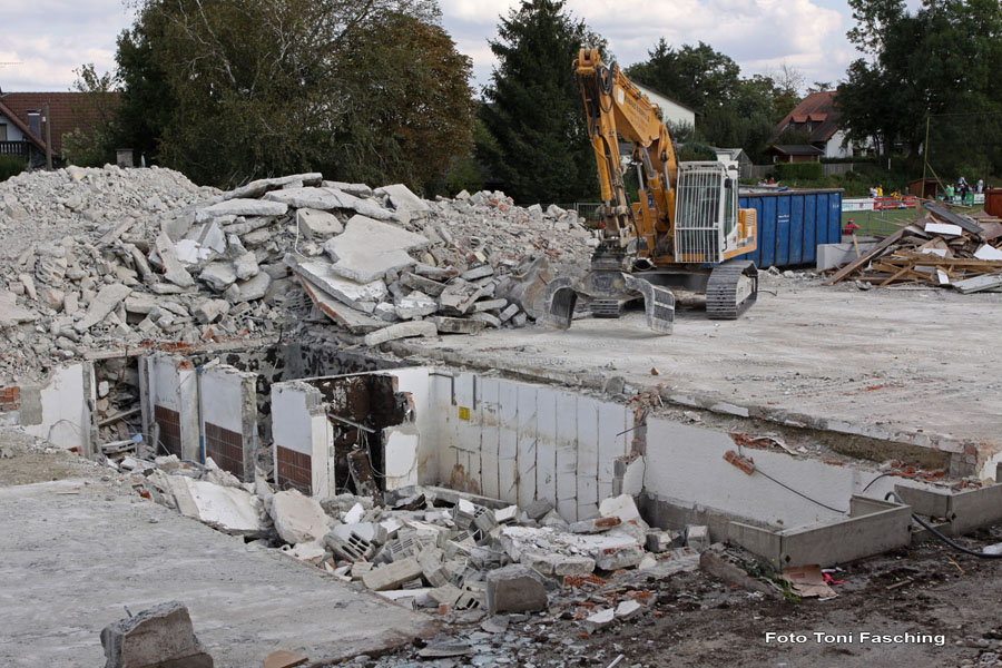 2009-09-06_056_Abriss_Jahn-Stuben