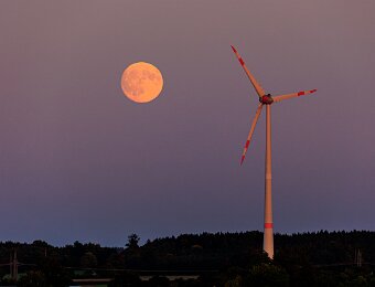 2025-09-06_001_Mond über Mammendorf_9565_AR
